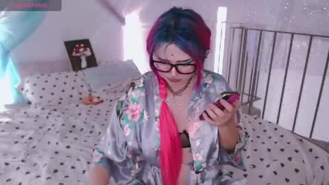 Snapshot of lina2d_tyan chatting on 05.17.26 Lina2D tyan online show from 05.17.26