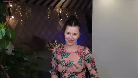 Snapshot of lina_flore chatting on 06.25.26 lina_flore online show from 06.25.26