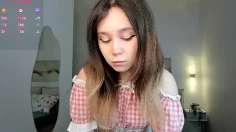 Snapshot of lina_glow711915 chatting on 06.14.26 LIna online show from 06.14.26