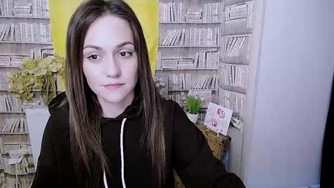 Snapshot of lina_star_s chatting on 10.13.25 Lina online show from 10.13.25
