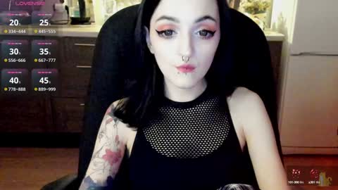 Lina 3  1715622743 online show from 12.30.24