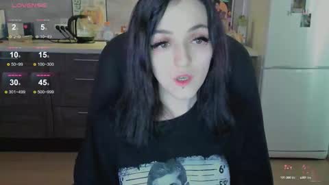 Lina 3  1715622743 online show from 10.01.25