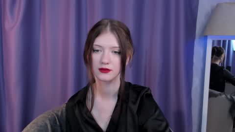 Snapshot of lina_vi chatting on 12.21.24 Lina online show from 12.21.24