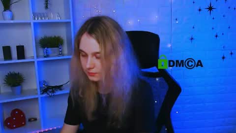 Snapshot of linaa_dolly chatting on 06.08.26 linaa_dolly online show from 06.08.26