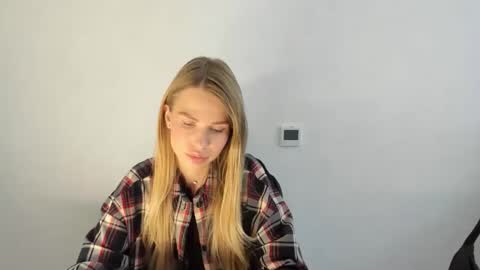 Snapshot of linabey chatting on 10.22.25 linabey online show from 10.22.25