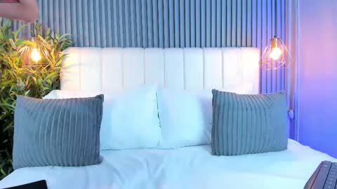 LinaGlam online show from 12.03.25