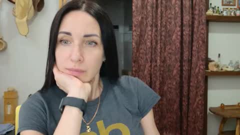 LinaLivee online show from 04.06.26