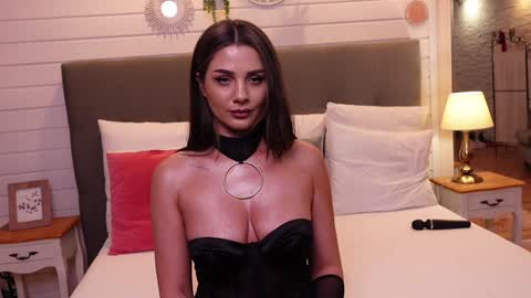 LinaReese online show from 01.25.25