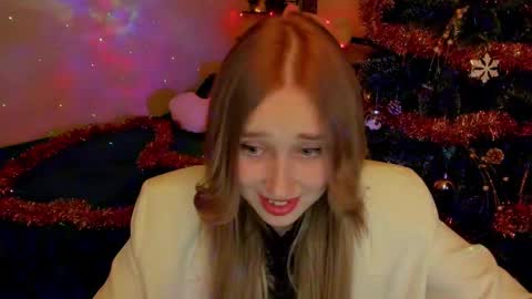 Snapshot of linatruly chatting on 12.28.24 Lina online show from 12.28.24