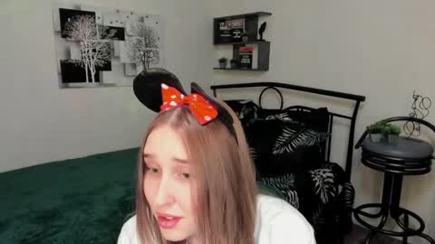 Snapshot of linatruly chatting on 03.06.25 Lina online show from 03.06.25