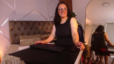Snapshot of linceadictiva chatting on 05.23.26 LINCE online show from 05.23.26