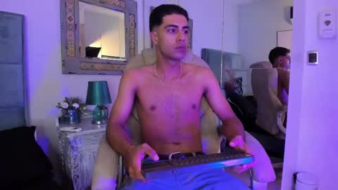 Snapshot of lincon_casttan chatting on 12.16.25 lincon_casttan online show from 12.16.25