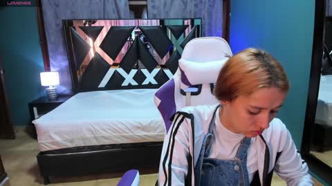  Linda  online show from 01.18.25