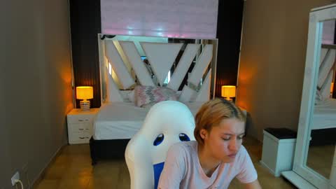  Linda  online show from 01.19.25