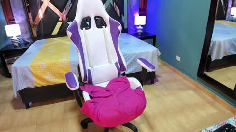  Linda  online show from 01.25.25