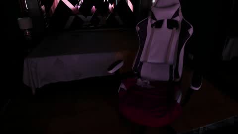  Linda  online show from 01.27.25