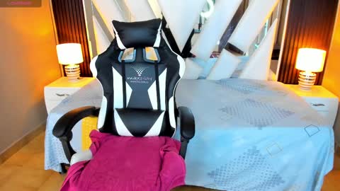  Linda  online show from 09.23.25