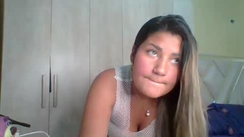 Snapshot of linda_blaze chatting on 10.27.25 linda_blaze online show from 10.27.25