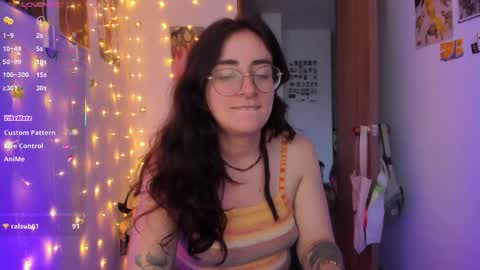 Giggles  online show from 11.05.25