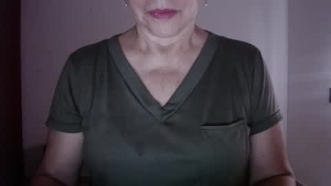 Snapshot of linda_hanna1977 chatting on 02.11.26 Linda Hanna online show from 02.11.26