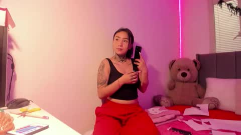 Lindaa maria  online show from 09.29.25