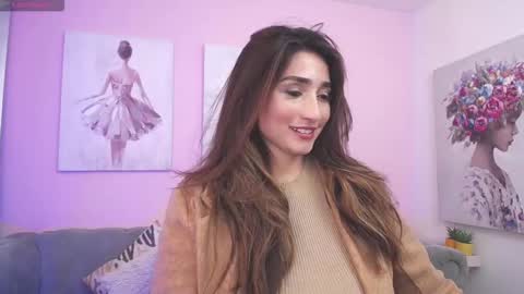 Maria Paula online show from 10.01.25