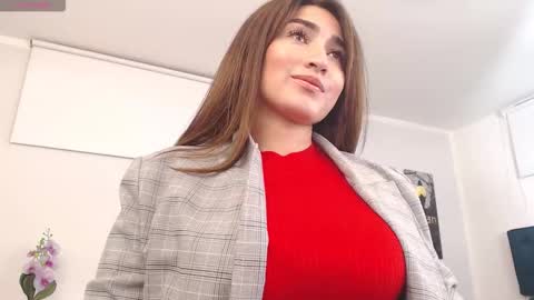 Maria Paula online show from 11.03.25