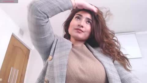 Maria Paula online show from 01.12.26