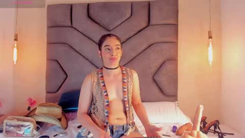 Linda Saenz online show from 02.21.25