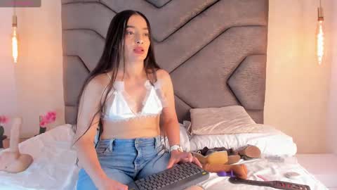 Linda Saenz online show from 03.05.25