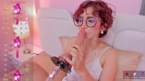 linda_sofi__ online show from 02.26.25