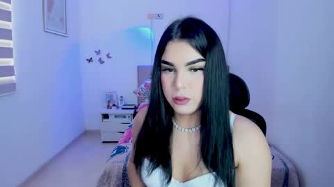 Snapshot of linda_zaam8386 chatting on 10.20.25   online show from 10.20.25