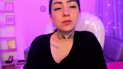 Snapshot of lindaa_miller chatting on 01.04.25 linda miller online show from 01.04.25