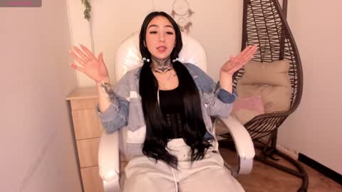 Snapshot of lindaa_miller chatting on 01.17.25 linda miller online show from 01.17.25
