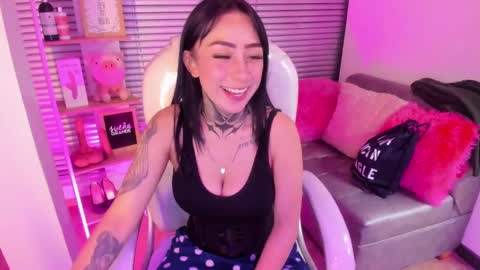 Snapshot of lindaa_miller chatting on 02.10.25 linda miller online show from 02.10.25