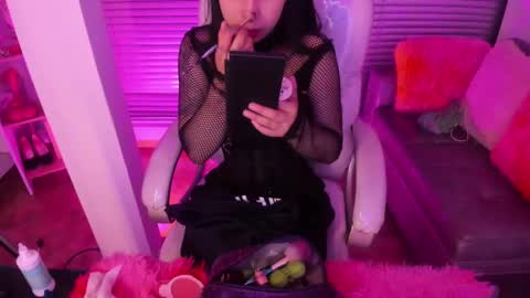Snapshot of lindaa_miller chatting on 02.12.25 linda miller online show from 02.12.25