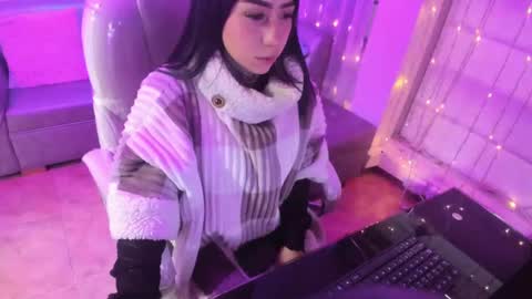 Snapshot of lindaa_miller chatting on 02.25.25 linda miller online show from 02.25.25