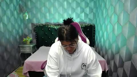    online show from 01.06.25