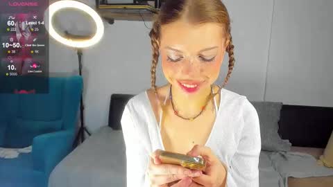 Snapshot of lindacrystalofc chatting on 09.26.25 happy new year online show from 09.26.25