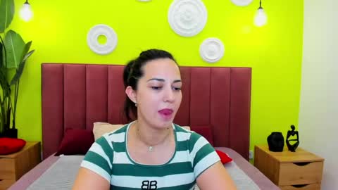 Snapshot of lindainsatiable chatting on 06.01.26 Linda online show from 06.01.26