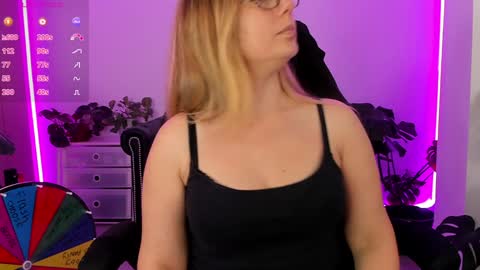 Linda  --  online show from 01.26.25