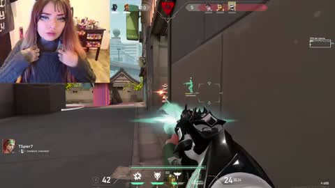 Snapshot of linddamortt chatting on 02.09.25 CatalinaANIDEA online show from 02.09.25