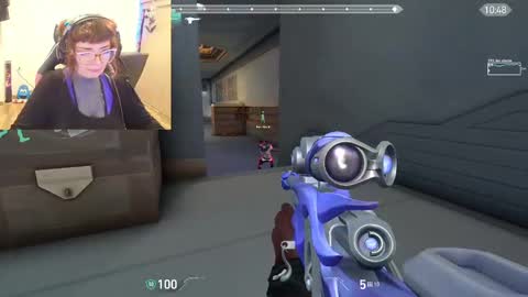 Snapshot of linddamortt chatting on 03.04.25 CatalinaANIDEA online show from 03.04.25