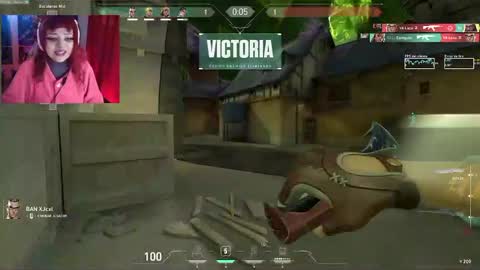 Snapshot of linddamortt chatting on 11.21.25 CatalinaANIDEA online show from 11.21.25