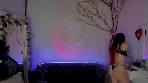 Lindsay    online show from 11.22.25