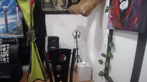 lindsey_2023 online show from 02.27.25