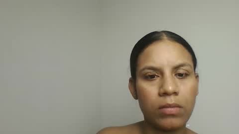 lineichun1708 online show from 11.18.25