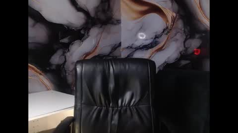 Snapshot of ling_ling24 chatting on 02.21.25 ling ling24 online show from 02.21.25