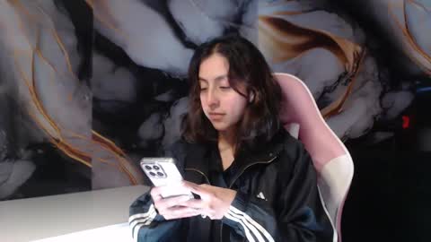 Snapshot of ling_ling24 chatting on 10.15.25 ling ling24 online show from 10.15.25