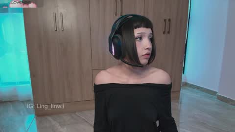 Snapshot of ling_meow chatting on 06.06.26 Ling online show from 06.06.26